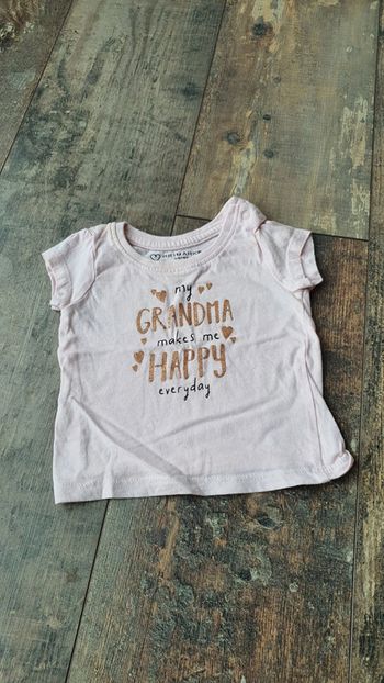 T-shirt primark 3- 6 mois 68 cm en très bon état 👌