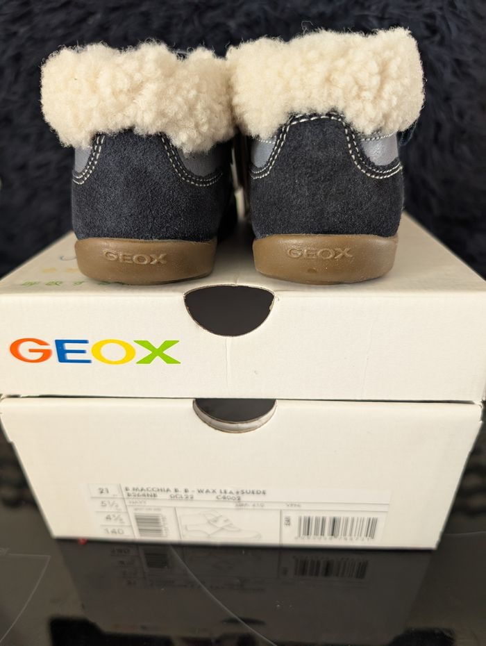 Chaussures d'hiver garçon. En cuir et autre cuir. Chaudes. Taille 21. Neuf. Geox - photo numéro 2