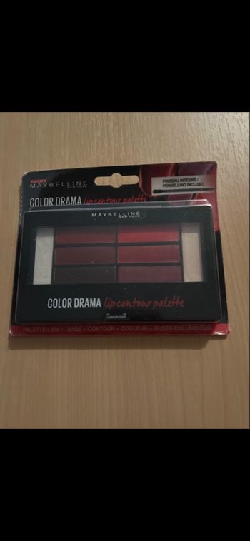 1 palette color drama Maybeline neuve 