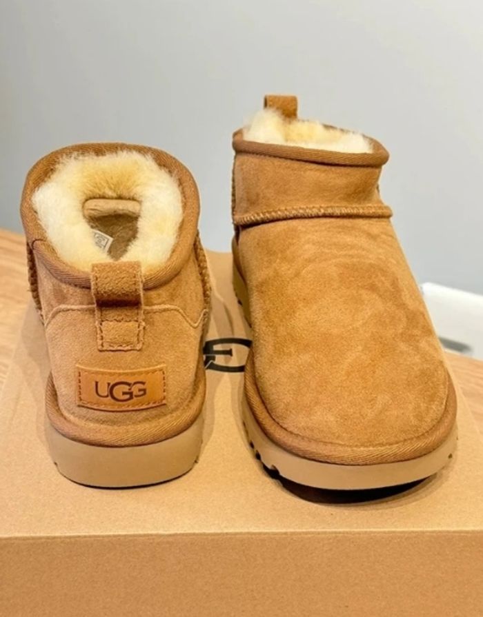 Bottes de neige courtes UGG 🌰37 - photo numéro 4