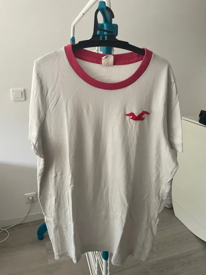 Tee shirt rose et blanc Hollister