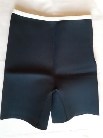 Short en mousse taille s