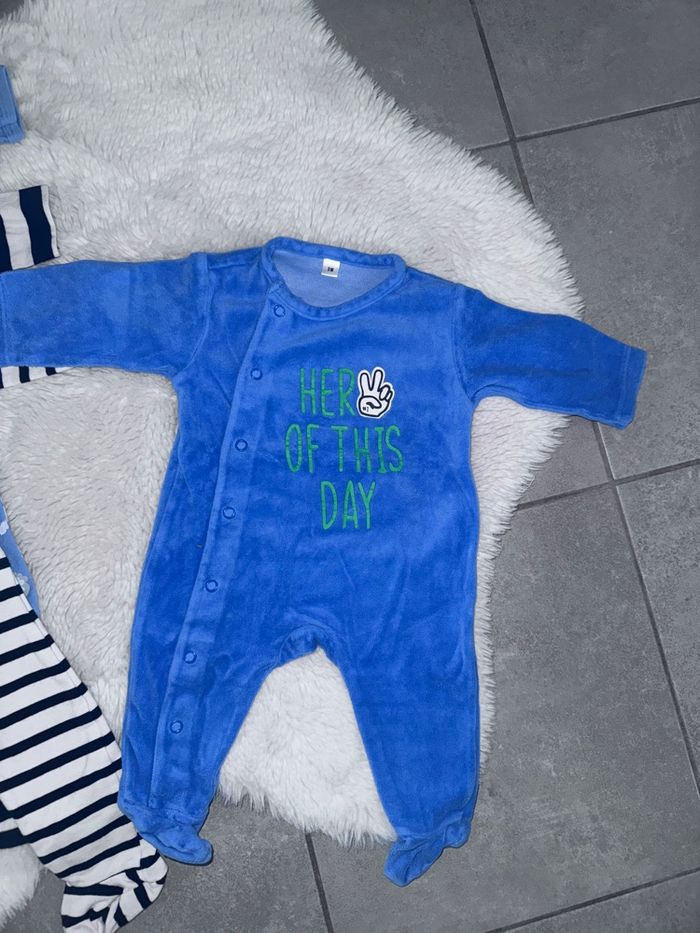 Lot de vêtements bébé garçon - photo numéro 2