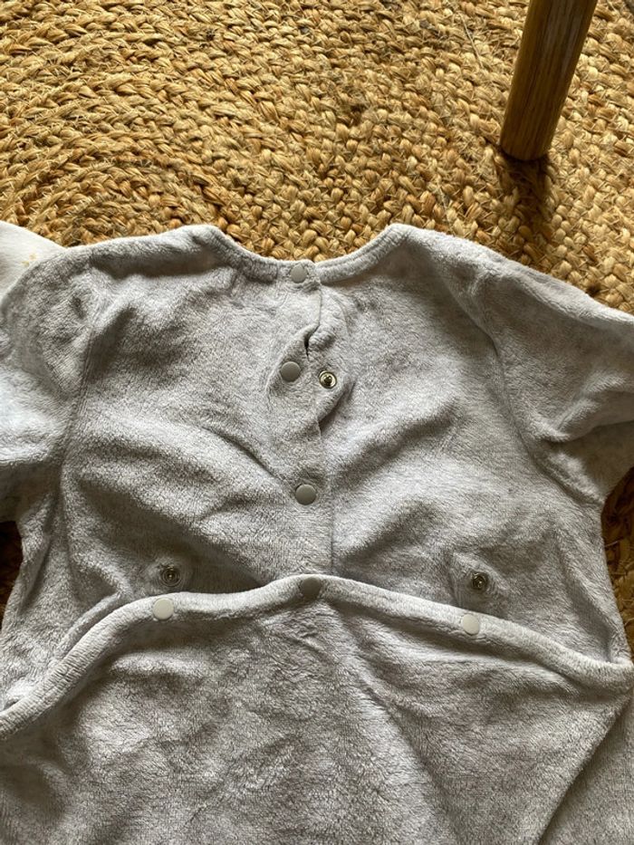 Pyjamas 6 mois - photo numéro 6