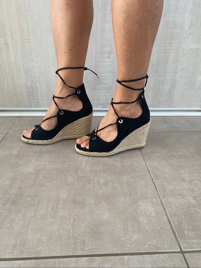 Chaussures compensées noires - photo numéro 3