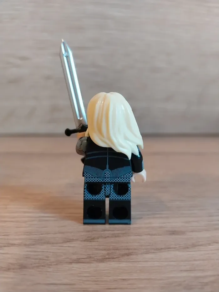 Figurine type lego Sauron seigneur des anneaux - photo numéro 3
