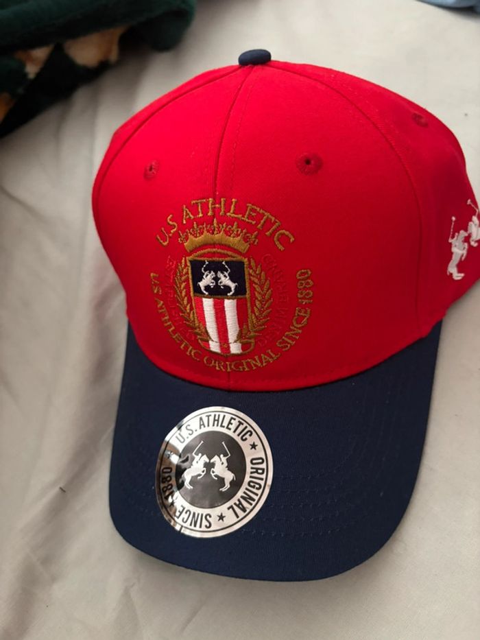 Casquette US Athletic original rouge et bleu