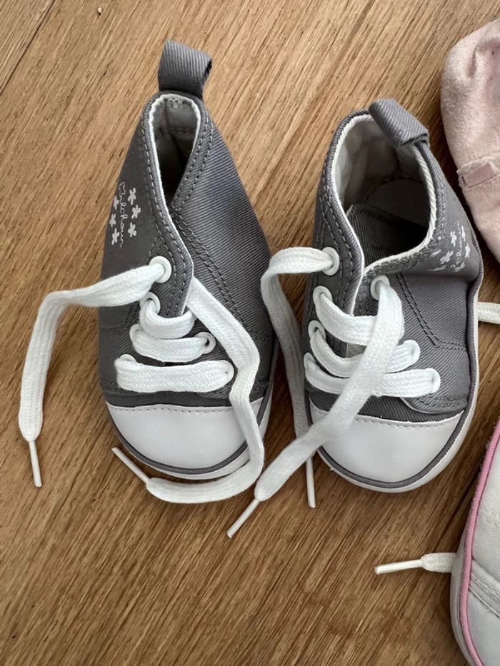 Vend lot de 7 paires de chaussures 6/12 mois - taille 19 bon état - photo numéro 6