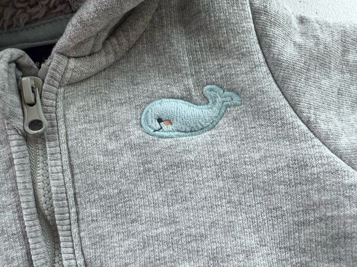 Veste polaire fourré sergent major  Motif baleine chaud hiver Très bon état  Taille 6 mois - photo numéro 3