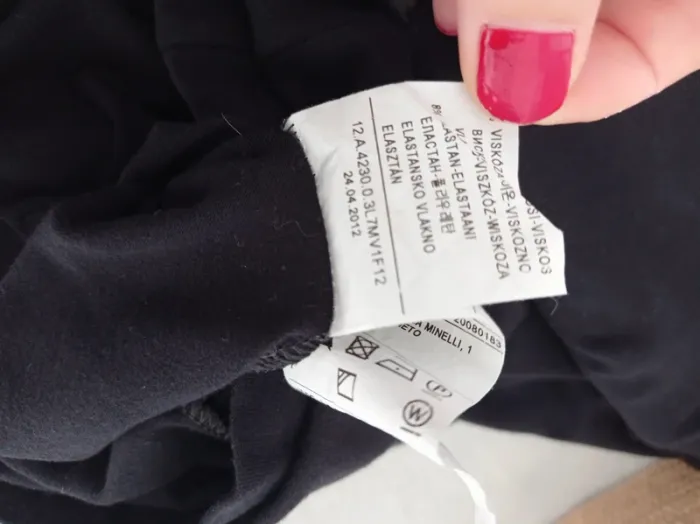 Magnifique robe noire drapé manches trois quart T.Xs stile Benetton - photo numéro 7