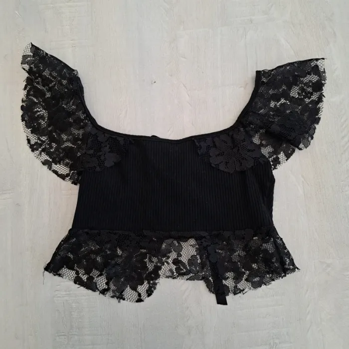 Top dentelle noir - Taille S - laçage - sexy - photo numéro 2