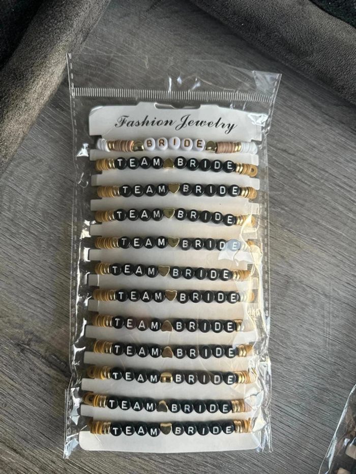 Lot 12 bracelets evif