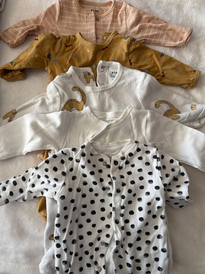 Lot vêtement bébé 1mois voir 2/3 articles naissance - photo numéro 8