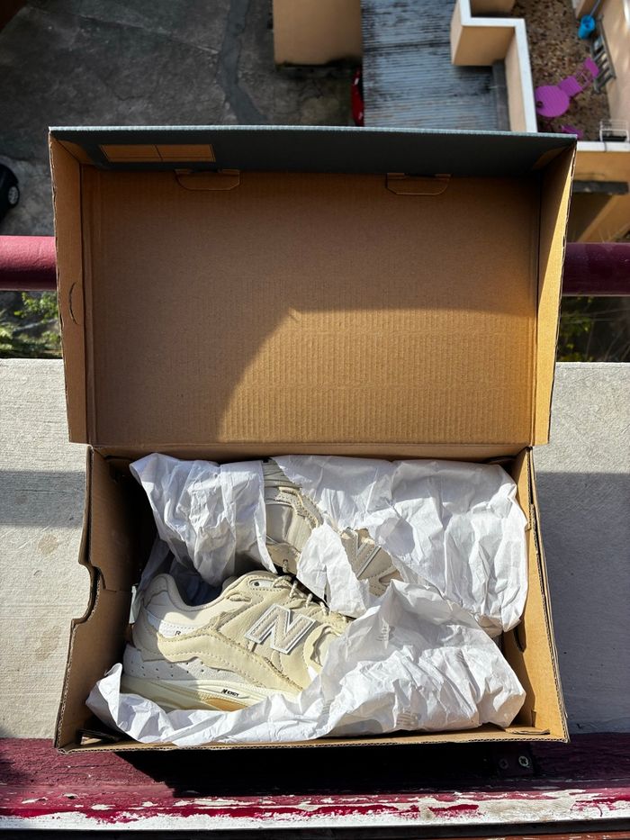 New Balance 2002R Cream - Taille 40 - Neuves - photo numéro 5