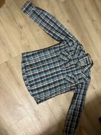 Chemise à carreaux