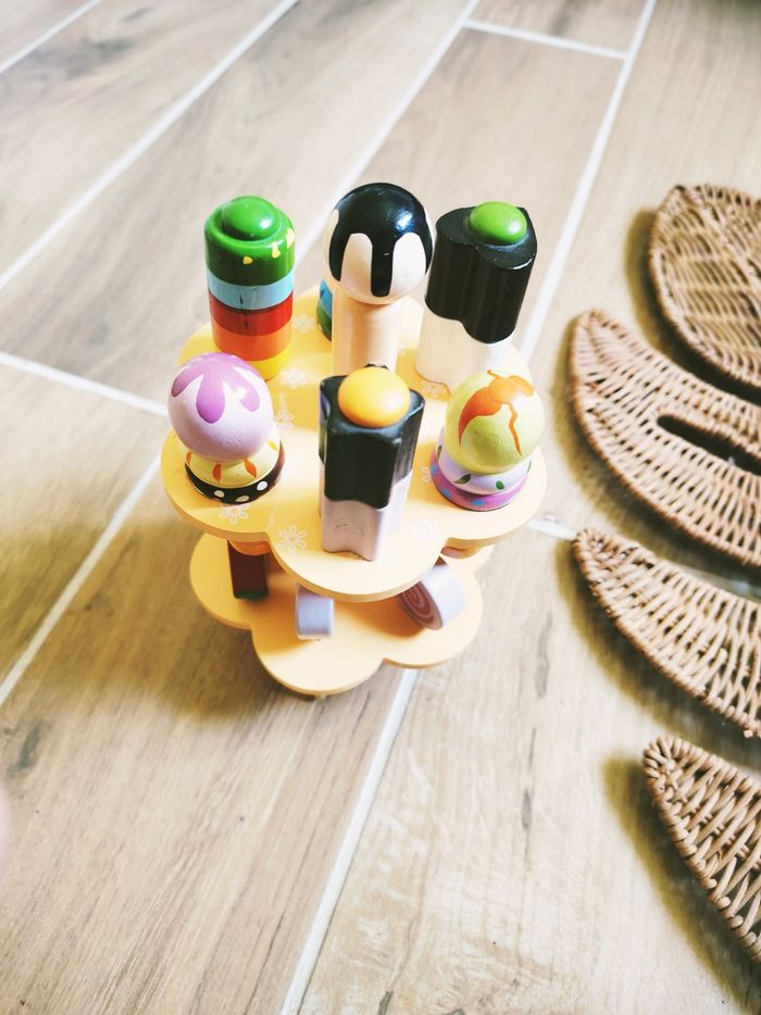 🍭Dinette présentoir avec différentes glaces et sucettes en bois marque Vertbaudet - photo numéro 3