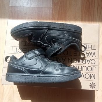 Chaussures Nike enfant a scratch