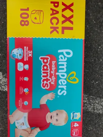 Carton pack XXL couches Pampers taille 4