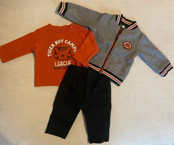 Tenue 3 pièces taille 3 mois excellent état