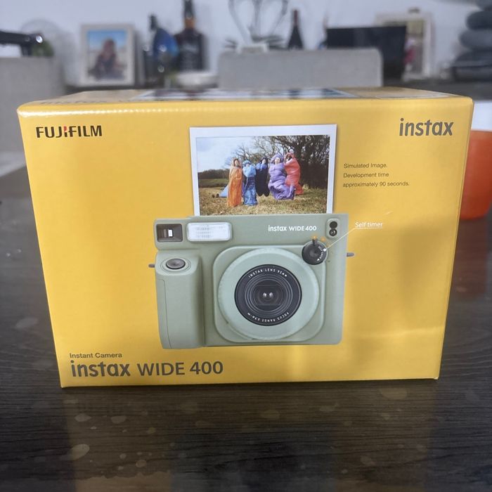 Instax Wide 400 jamais ouvert neuf