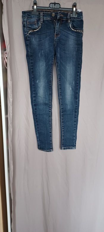 Très beau jeans fille T 10 ans 