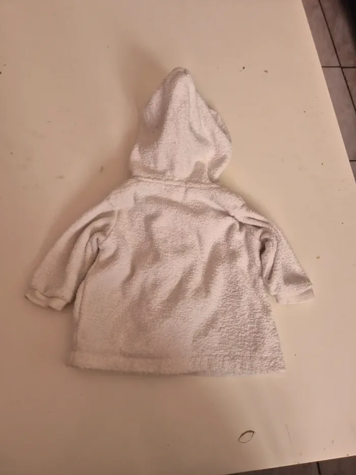 Gilet à capuche 1 mois - photo numéro 4