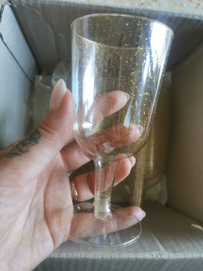 20 verres à pieds doré en plastiques neufs - photo numéro 6