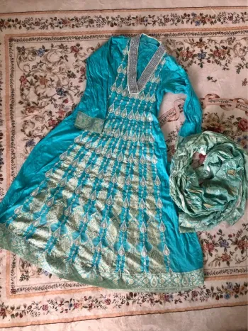 Robe longue indienne pakistanaise classe chic mariage événement