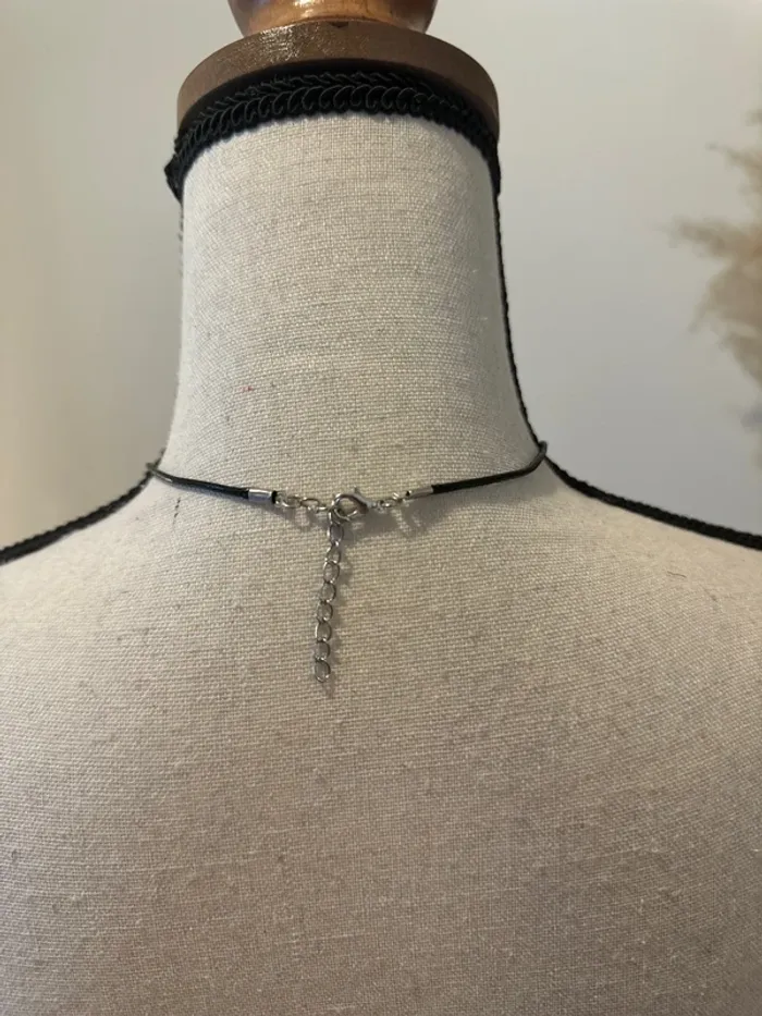 Collier neuf noir et blanc zèbre - photo numéro 3