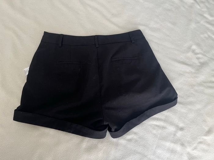 Short noir - photo numéro 2