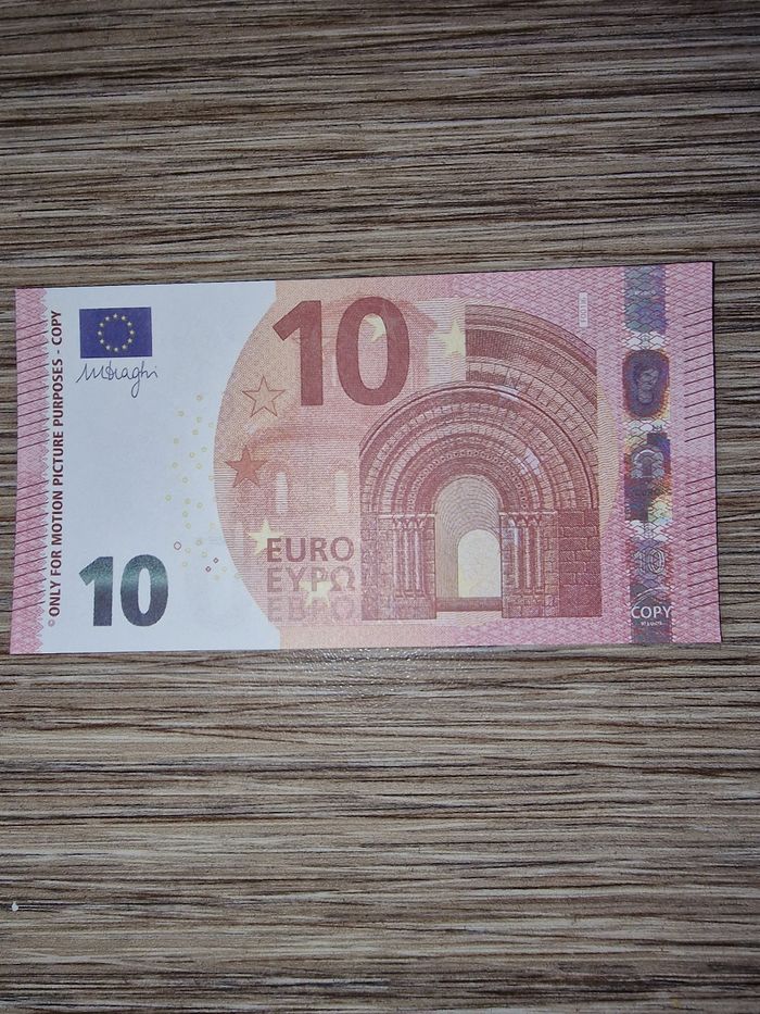 Billet de clips vidéos, cinéma poker...+ 1 offert - photo numéro 6