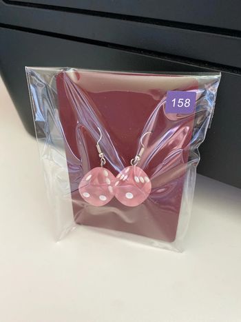 Boucles d’oreilles Dés à jouer, rose transparent