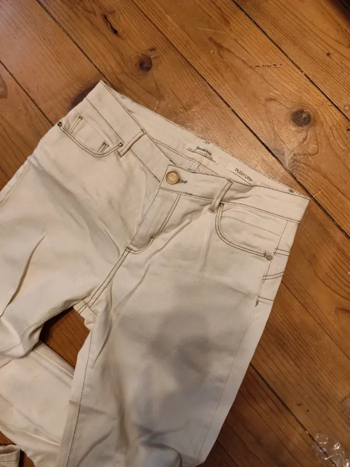 Jean crème push up Stradivarius 36 neuf denim stretch - photo numéro 5