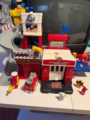 Caserne pompier tut tut bolide 