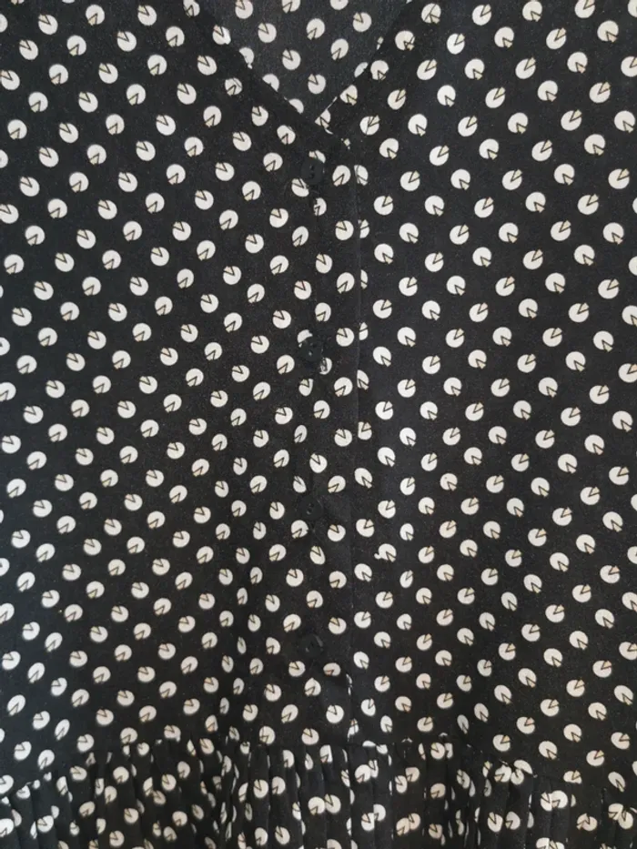 Robes noir à motifs, multi découpes. - photo numéro 3