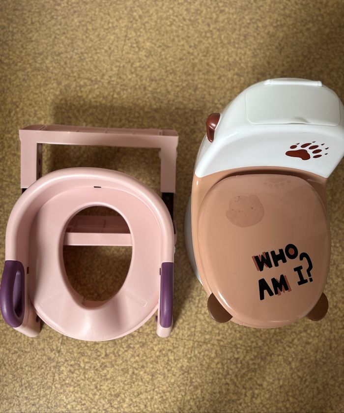 Toilettes d’apprentissage et réducteur de toilettes