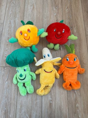 Lot peluches légumes et fruits
