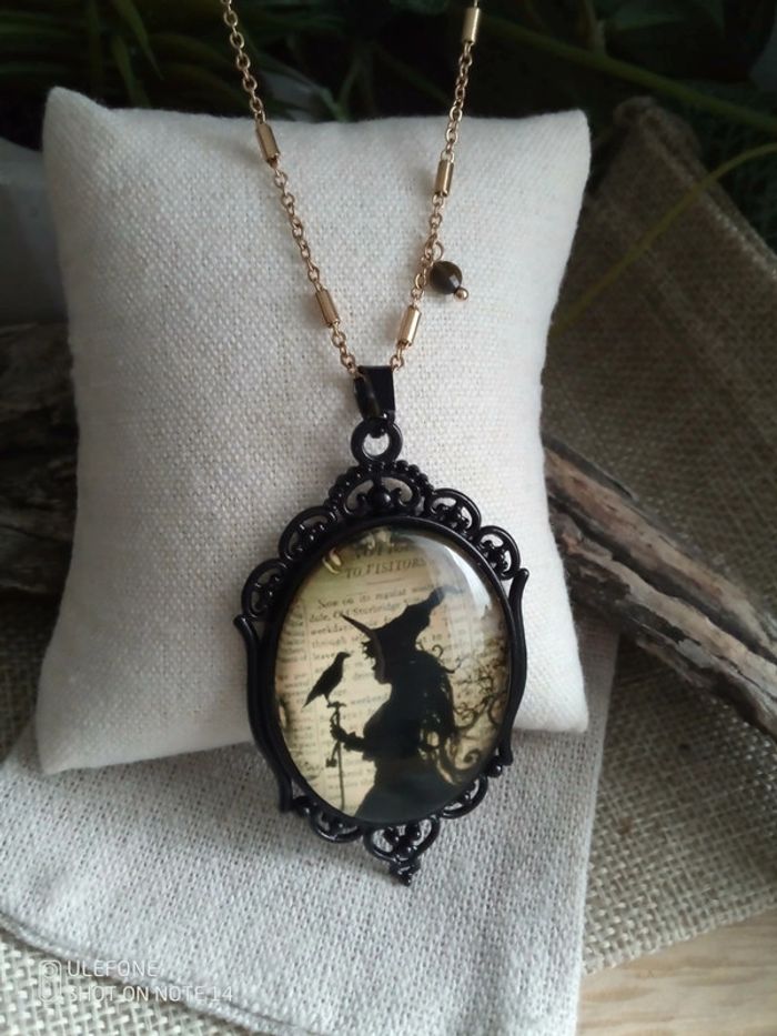 Collier pendentif sorcière et pierre d'obsidienne