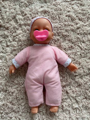 Poupon avec tétine