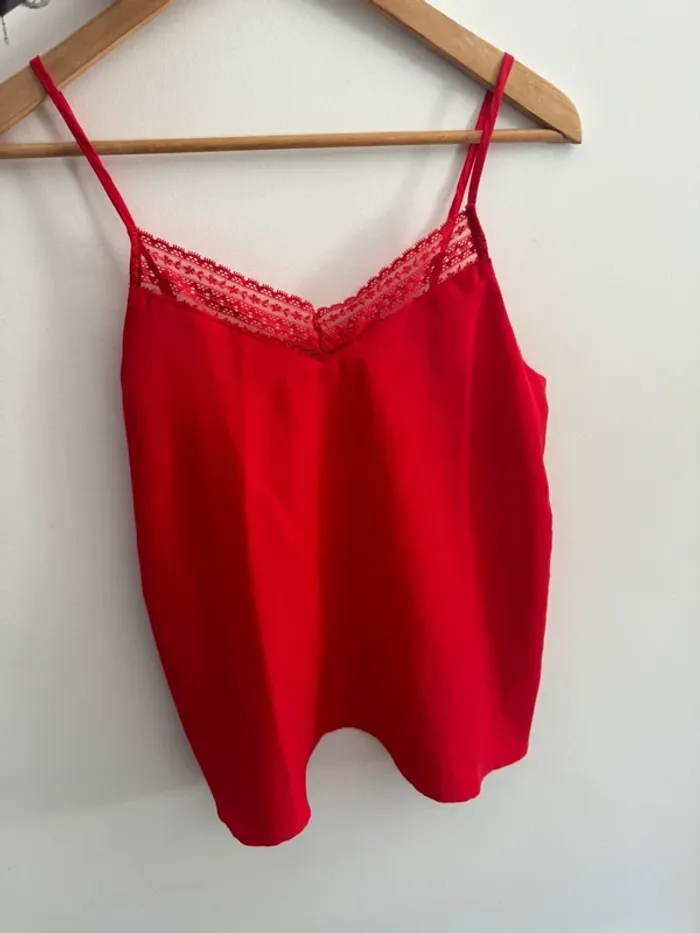 Haut fluide rouge