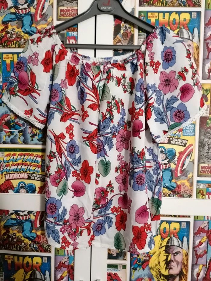 Haut femme motif fleurs taille M-L - photo numéro 2