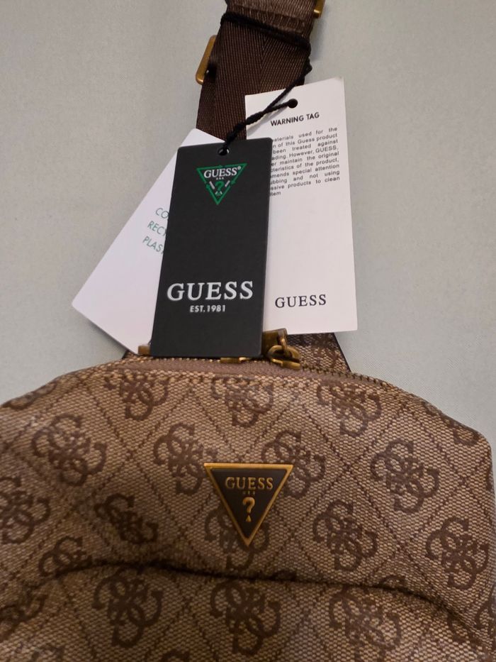 Sacoche GUESS neuve avec étiquette - photo numéro 2