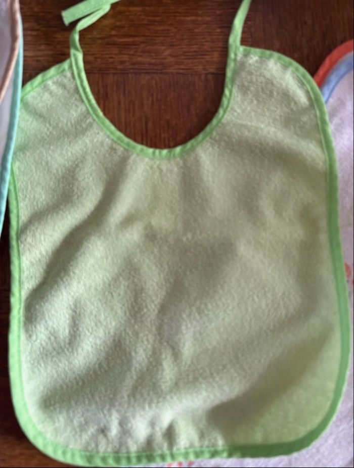 Lot de 8 bavoirs - photo numéro 3