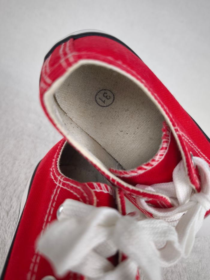 Sneakers rouge et blanche mixte pointure 31 - photo numéro 9