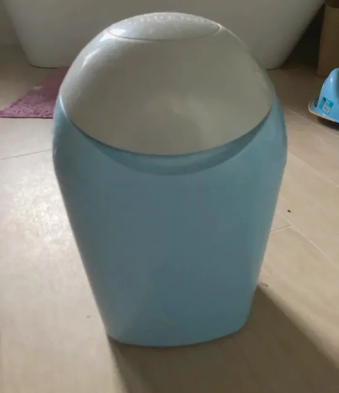 Poubelle à couches tommee tippee sangenic bleu