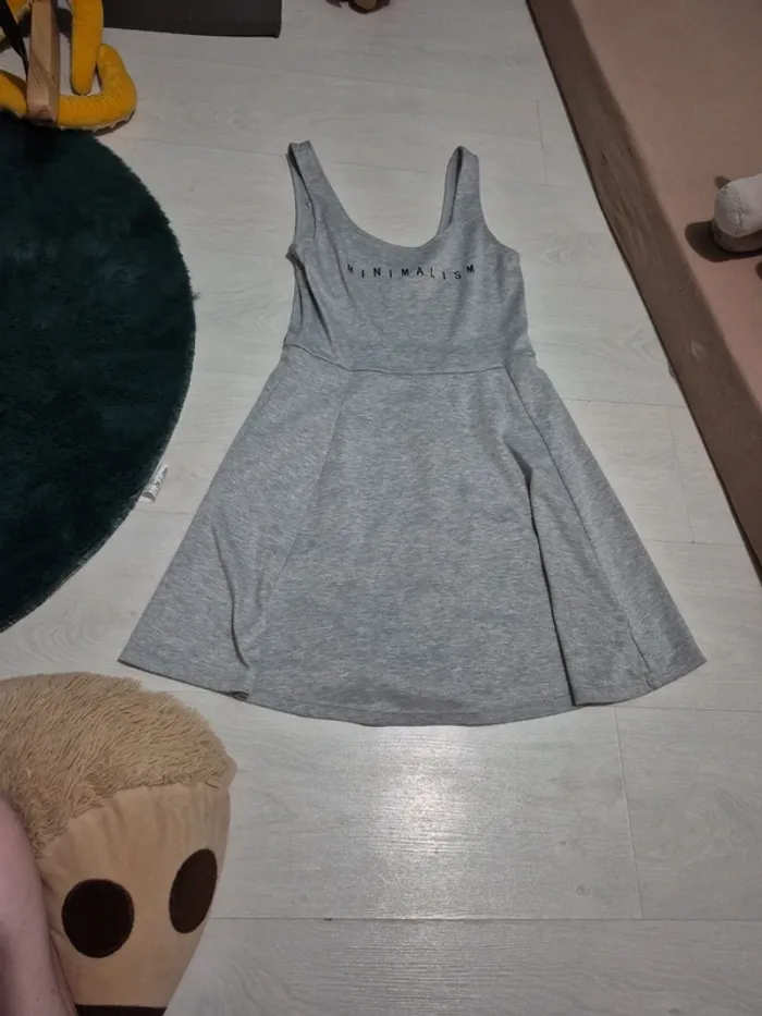 Robe grise minimalism