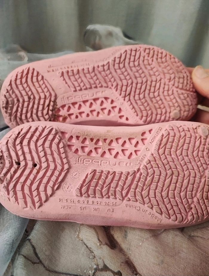 Claquettes piscine 25-26 - photo numéro 3