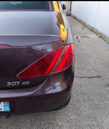 1 cache feux coffre droit pour feux arrière de 307 cc