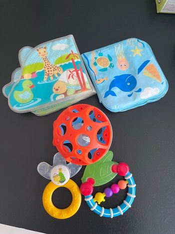Lot jouet bébé 1e âge 