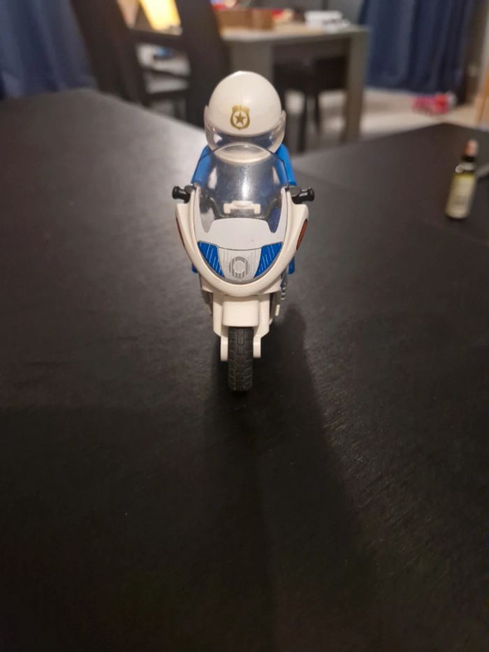 Policier motard playmobil 6923